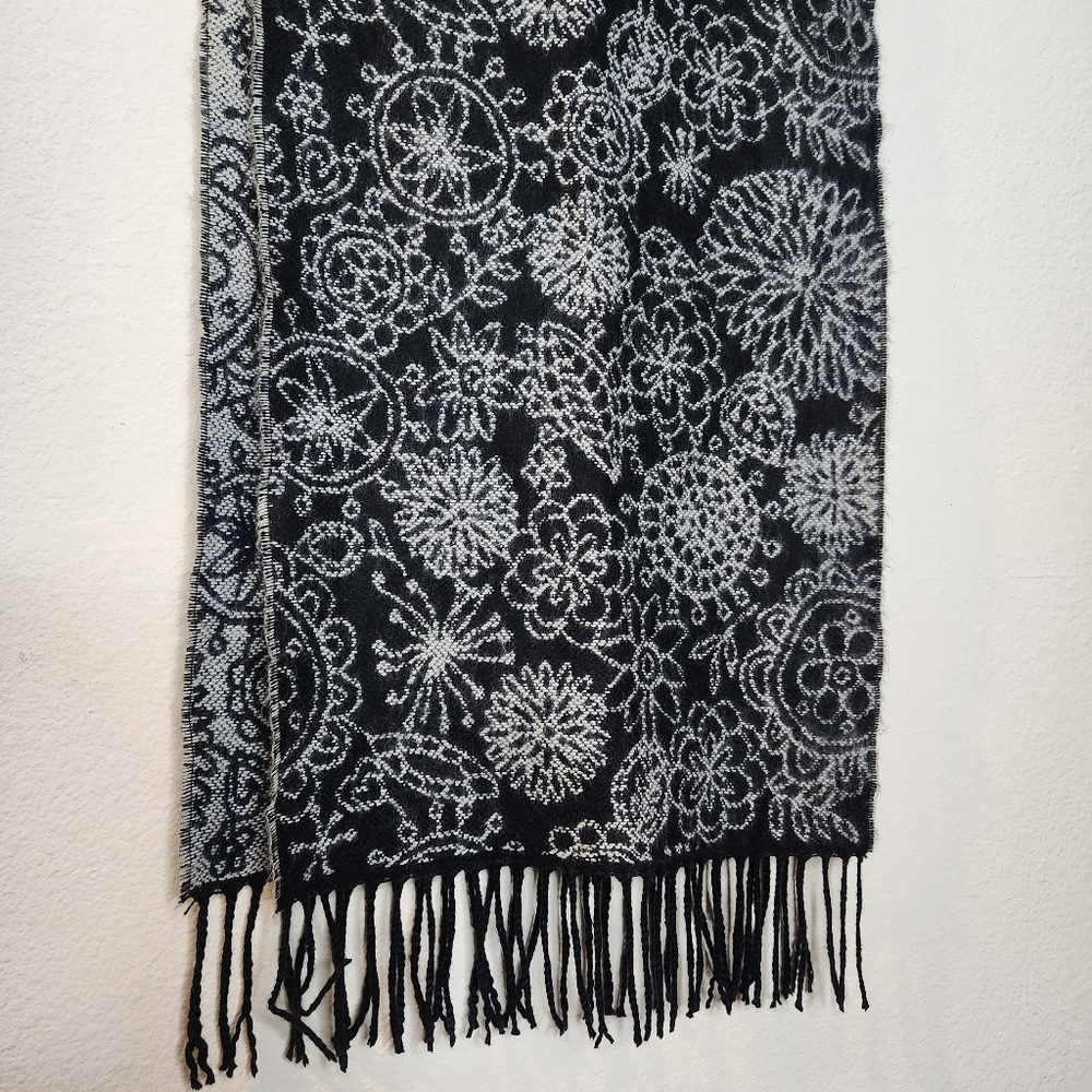 Hand Tailored 100% Cashmere Black Gray Spiral Floral Tassel Scarf Soft Germany